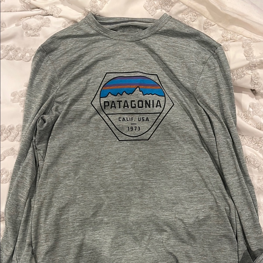 Patagonia Heather Gray Long Sleeve Shirt